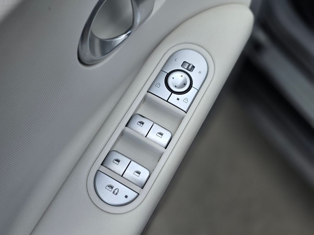 2022 Hyundai IONIQ 5 SE - Photo 21