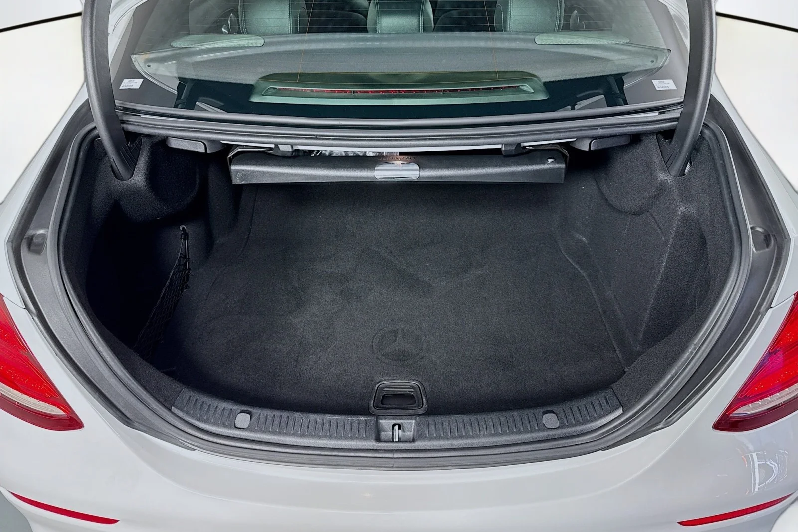 Used 2017 Polar White Mercedes-Benz E 300 Luxury image 23