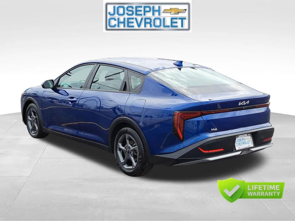 Used 2025 Blue Kia LXS image 3