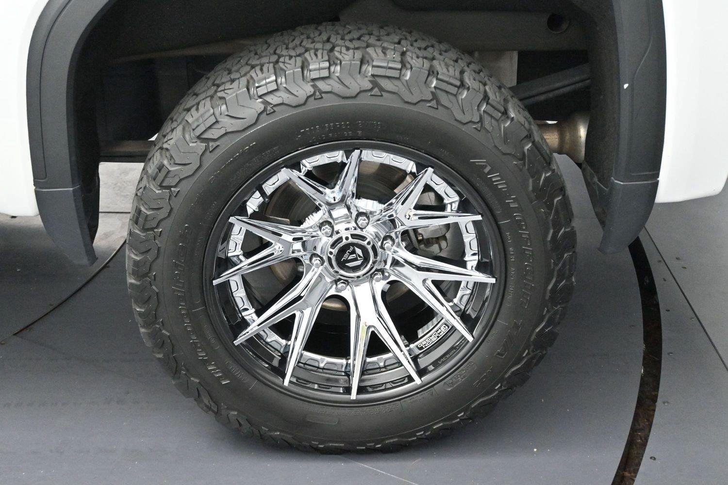 Used 2023 SUMMIT WHITE GMC AT4 image 38