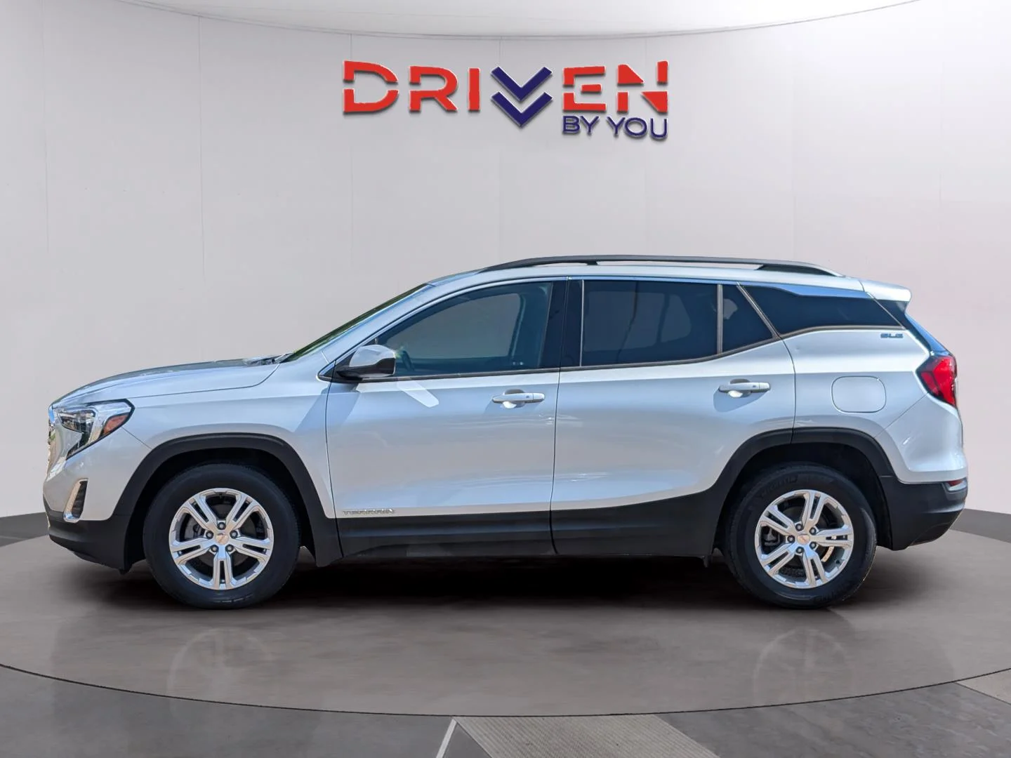 Used 2020 QUICKSILVER METALLIC GMC SLE image 2
