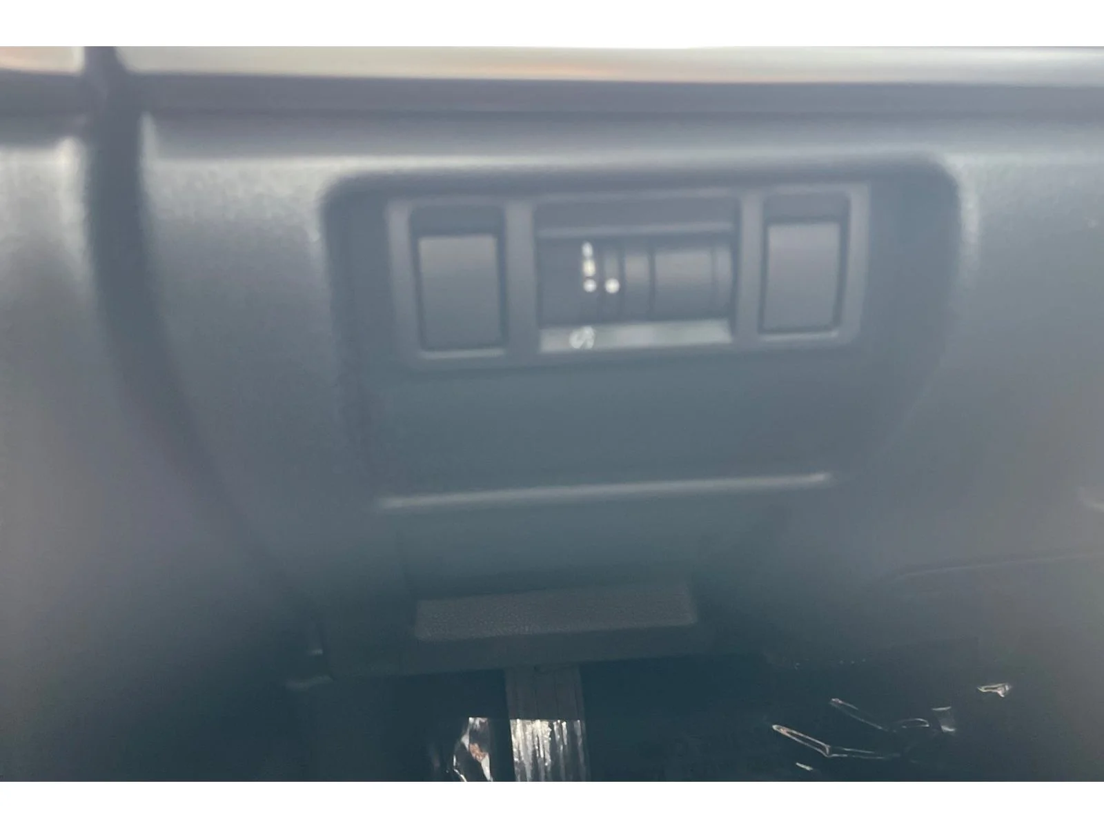 Used 2024 CRYSTAL BLACK SIL Subaru Base image 38