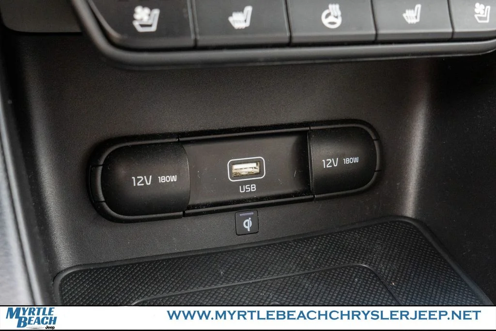 Used 2022 Sparkling Silver Kia SX image 24