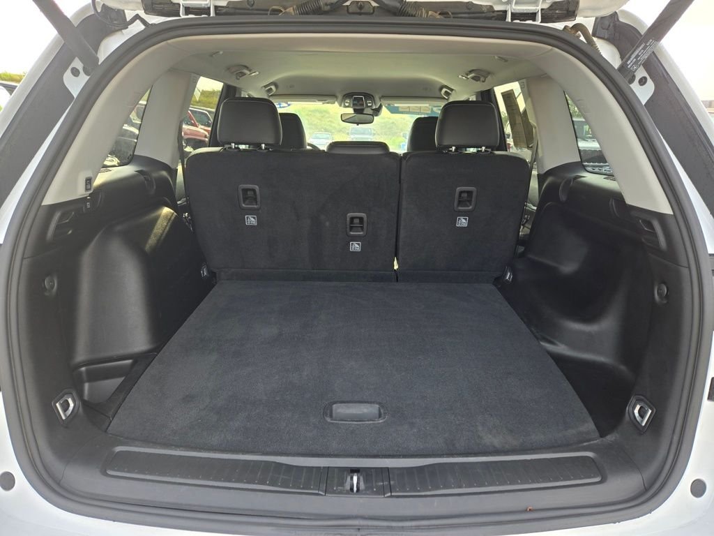 Used 2023 White Jeep Limited image 30