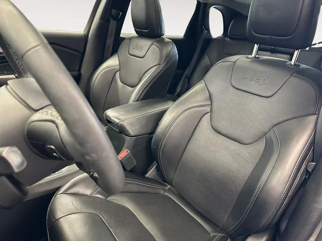 Used 2022 Gray Jeep Limited image 9