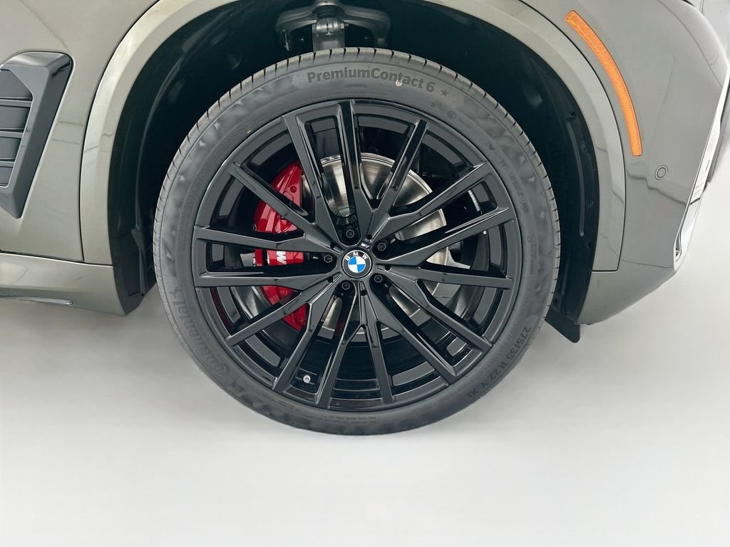 New 2026 Green Metallic BMW xDrive40i image 31