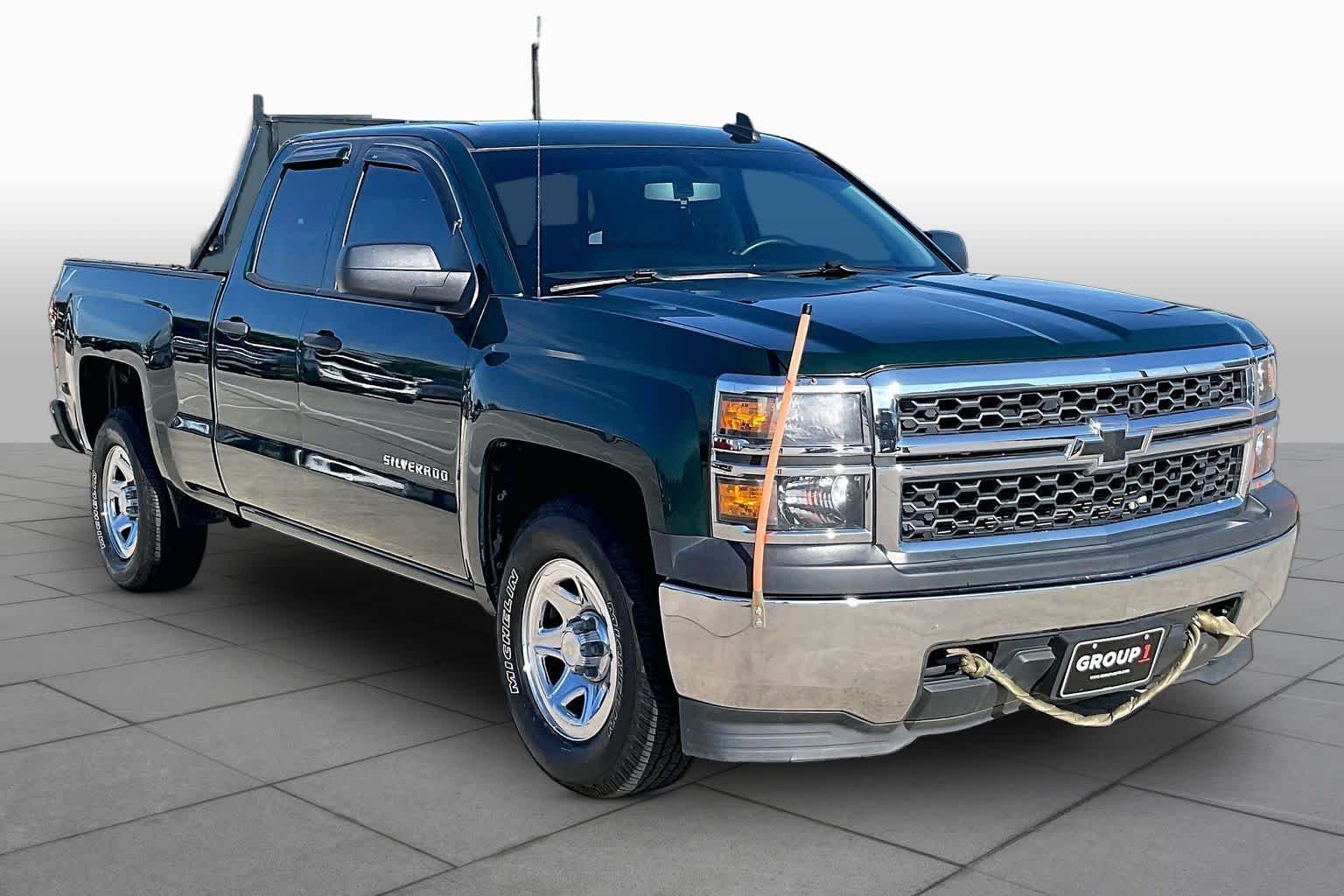 Used 2015 Rainforest Green Metallic Chevrolet LS image 3