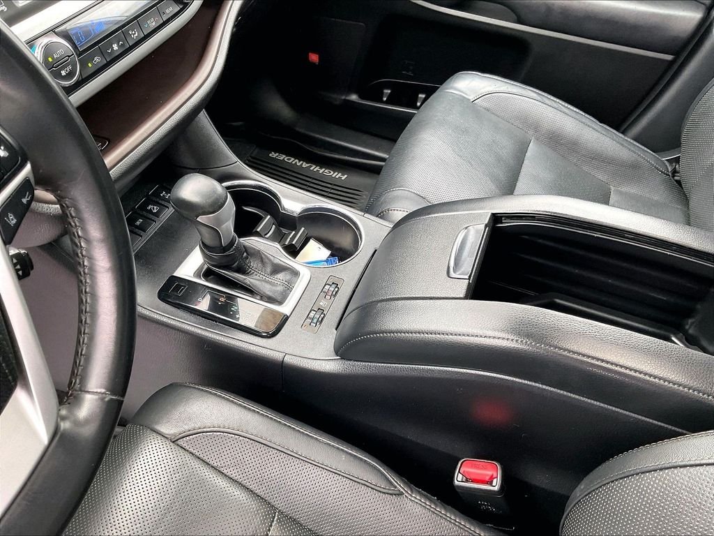 Used 2018 Silver Toyota Limited image 21