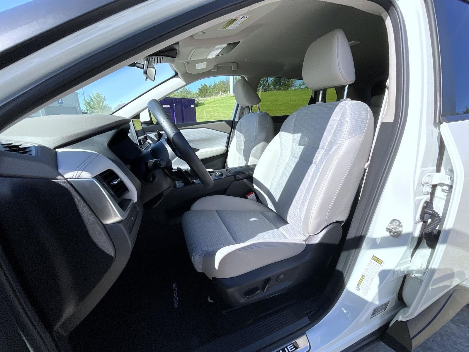 Used 2023 White Nissan SV image 11