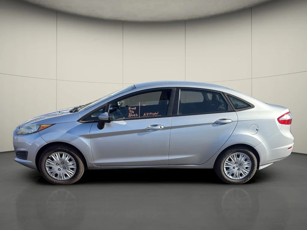 Used 2015 Silver Ford S image 4