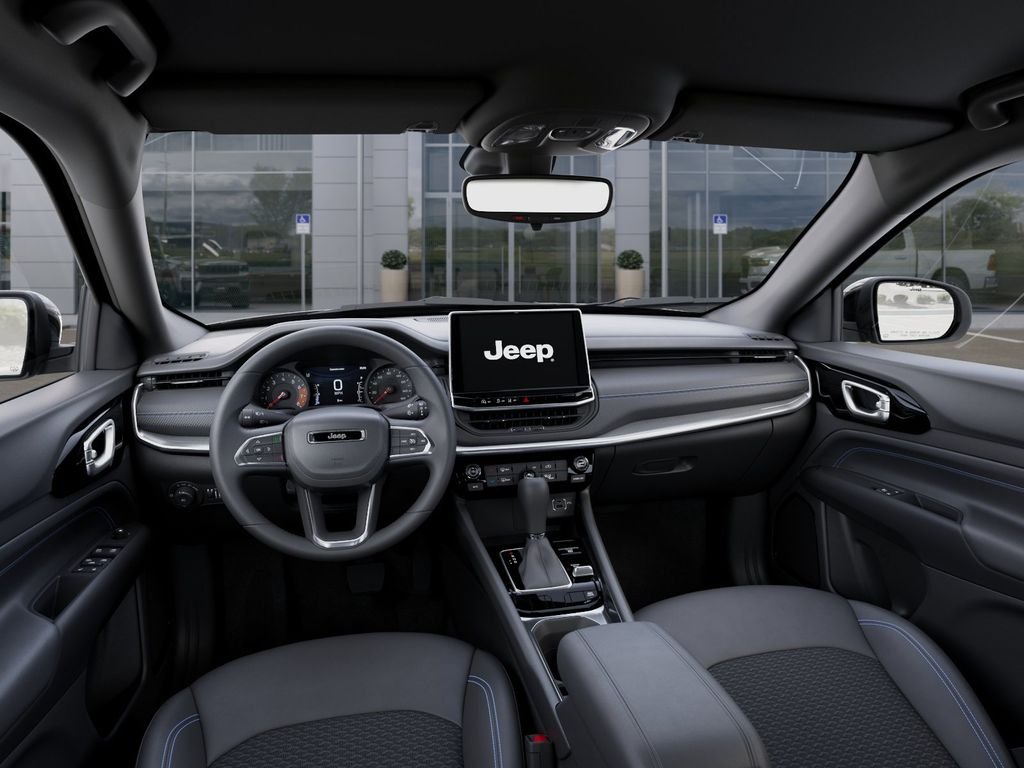 New 2026 Silver Zynith Metallic Clear-Coat Exterior Paint Jeep Latitude image 14