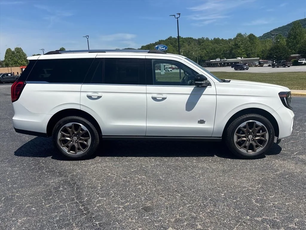 New 2026 Star White Metallic Tri-Coat Ford King Ranch® image 9