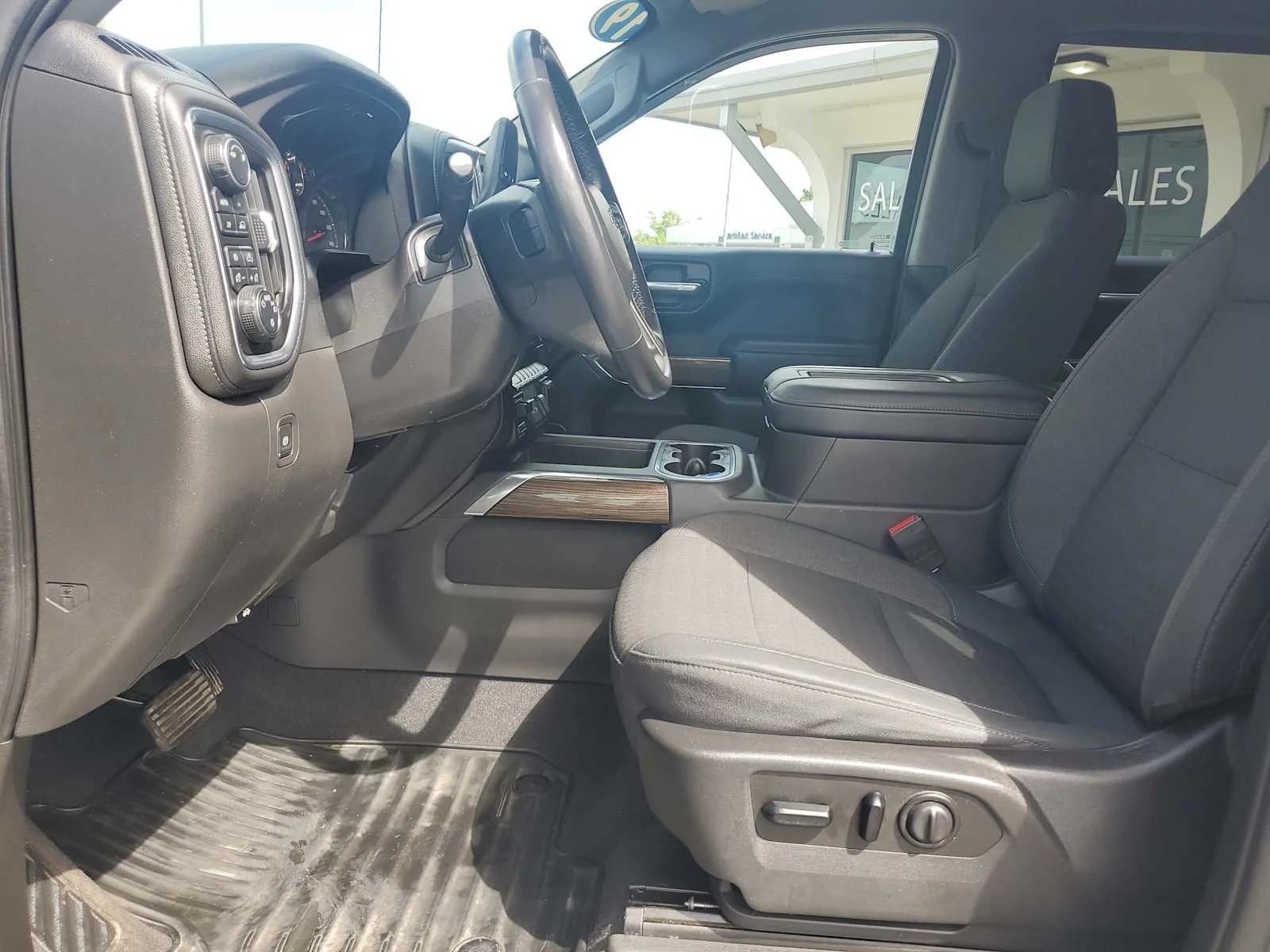 Used 2019 BLACK Chevrolet RST image 19