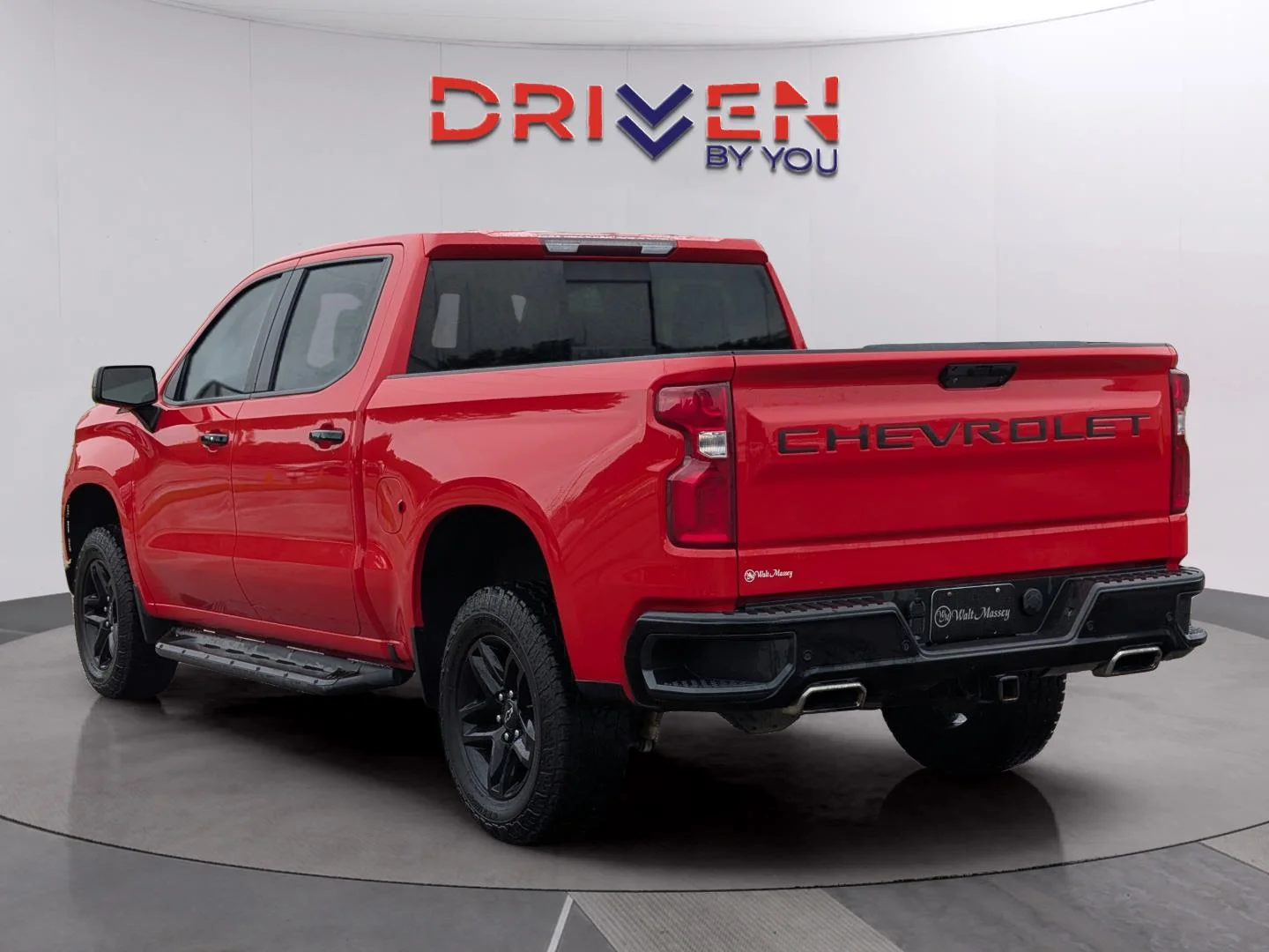 Used 2021 RED HOT Chevrolet LT Trail Boss image 3