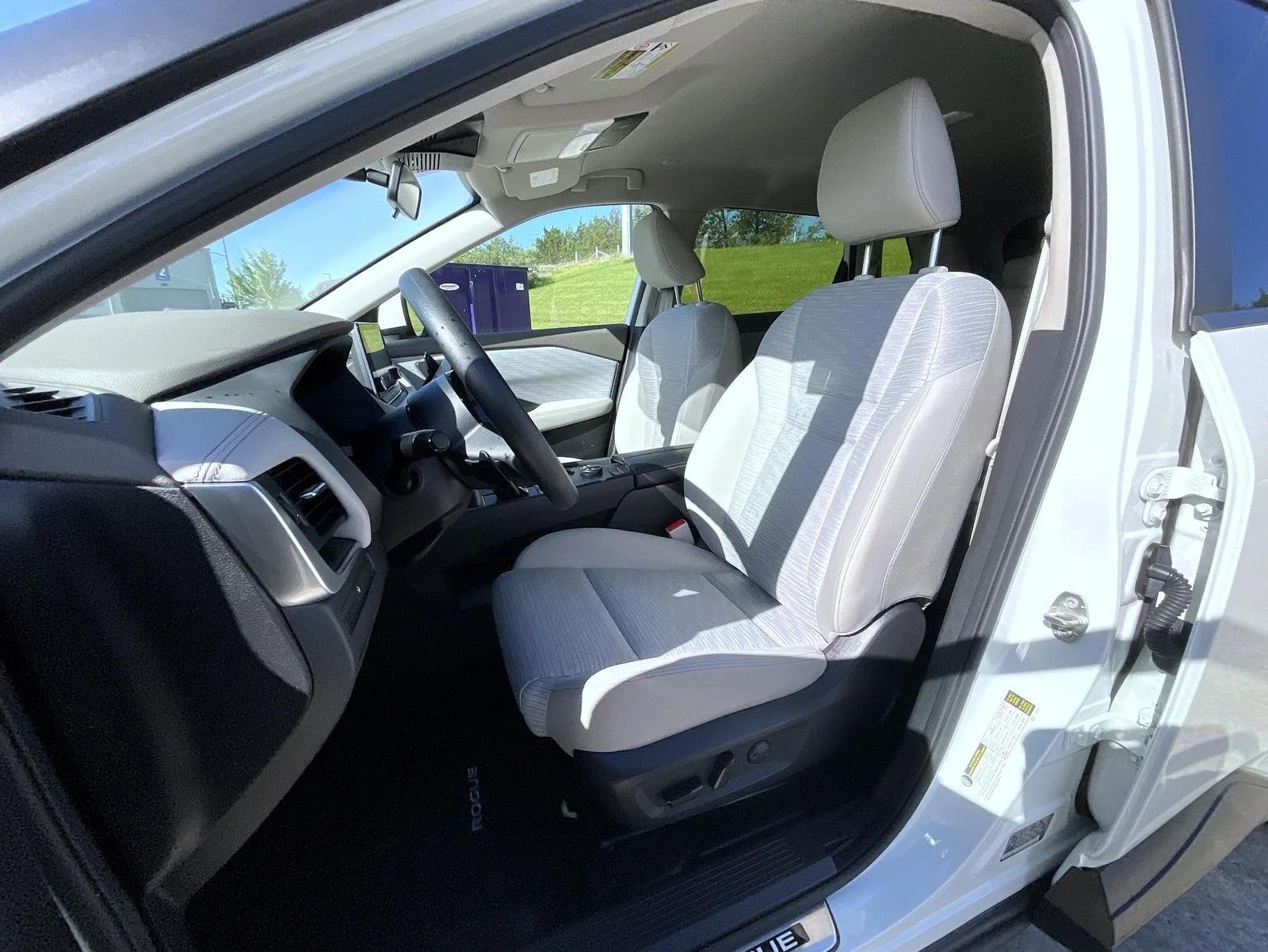 Used 2023 White Nissan SV image 11