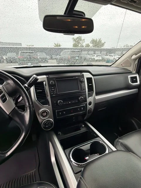 Used 2018 White Nissan PRO-4X image 9