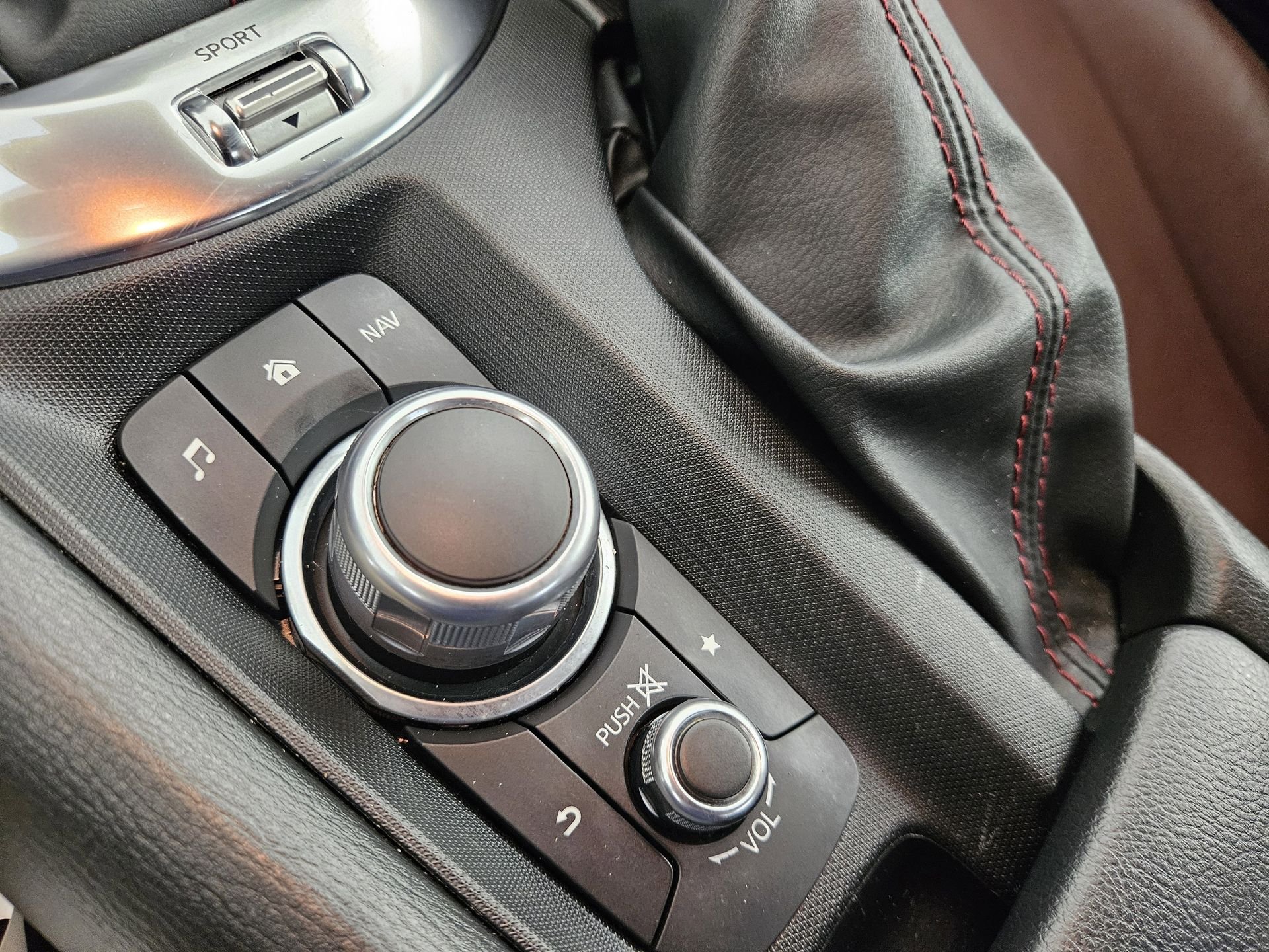Used 2018 Black Mazda Grand Touring image 34