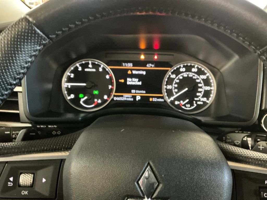 Used 2024  Mitsubishi SE image 19