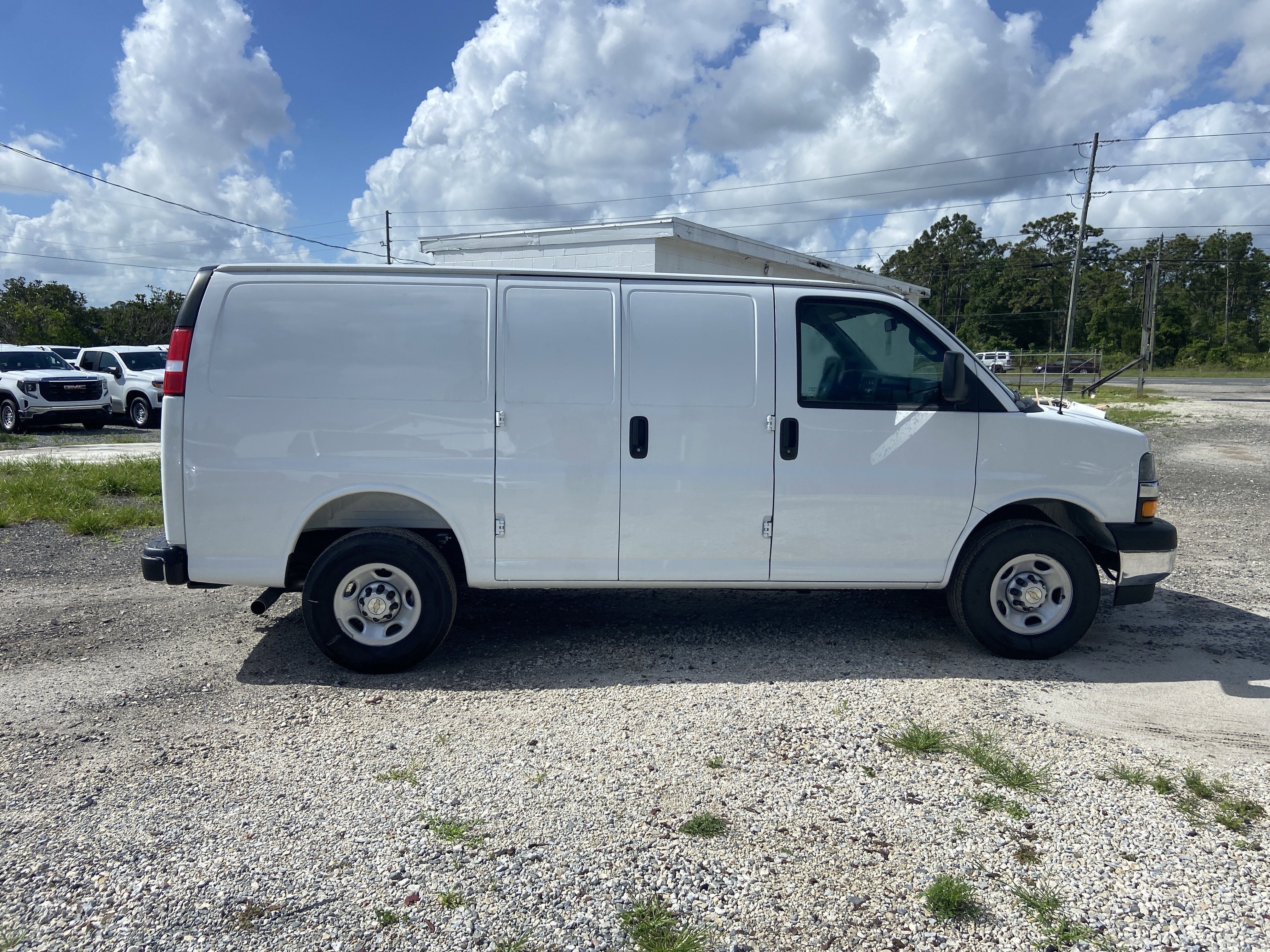 2025 Chevrolet Express Cargo Work Van - Photo 7