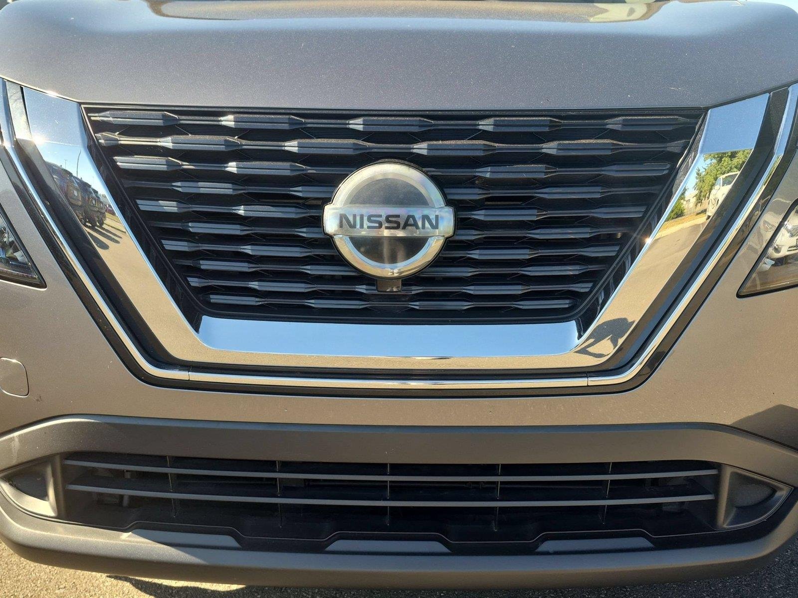 Used 2021 Gun Metallic Nissan S image 13