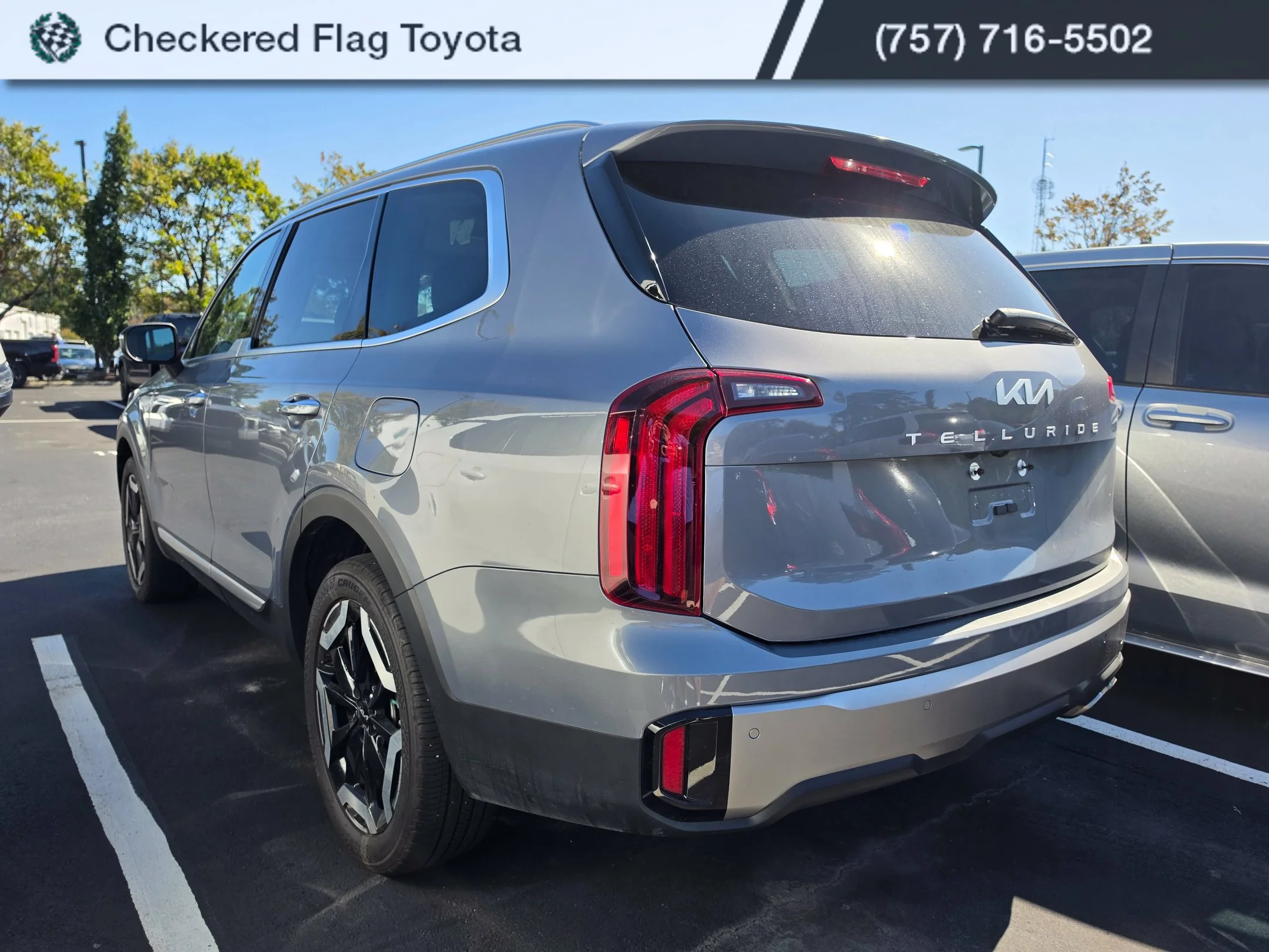 Used 2025 Everlasting Silver Kia S image 4