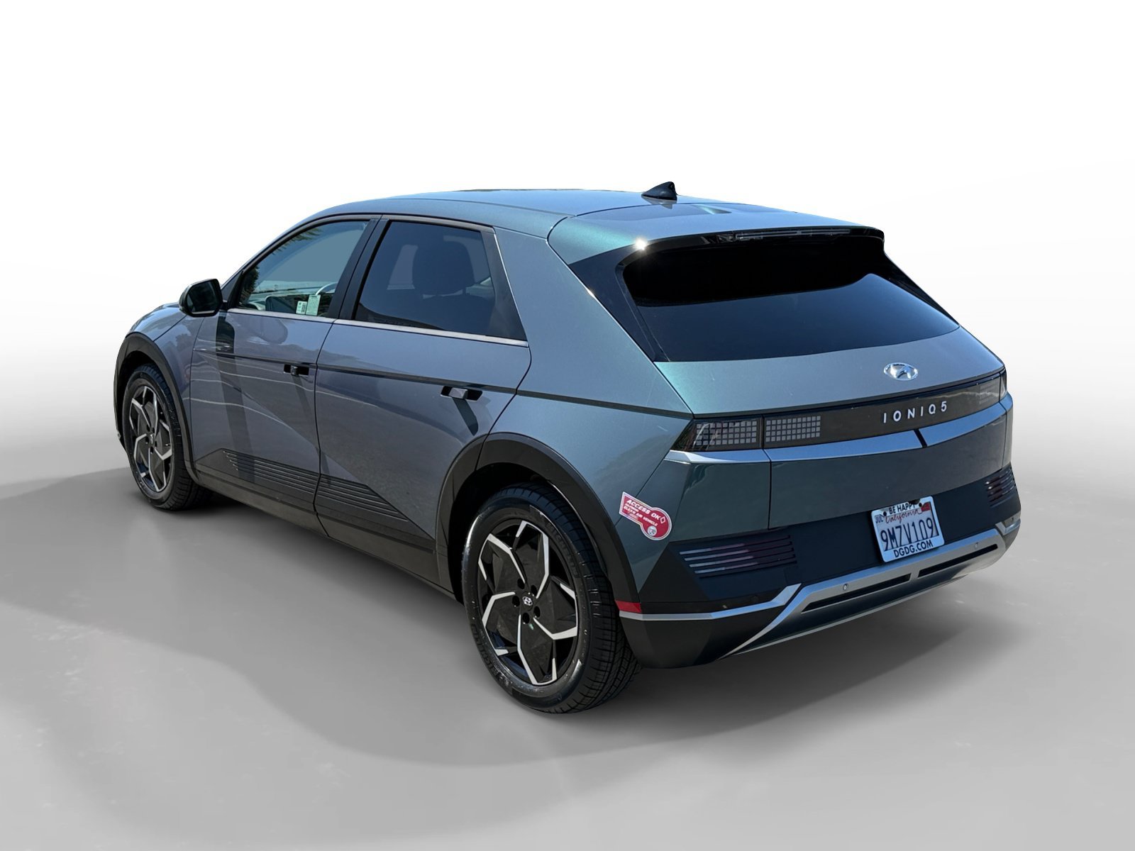 Certified Used 2024 Teal Hyundai SEL image 3