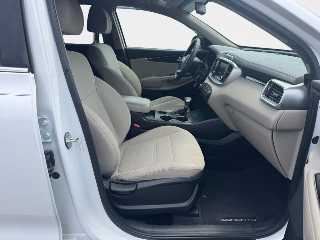 Used 2019 Snow White Pearl Kia LX image 19