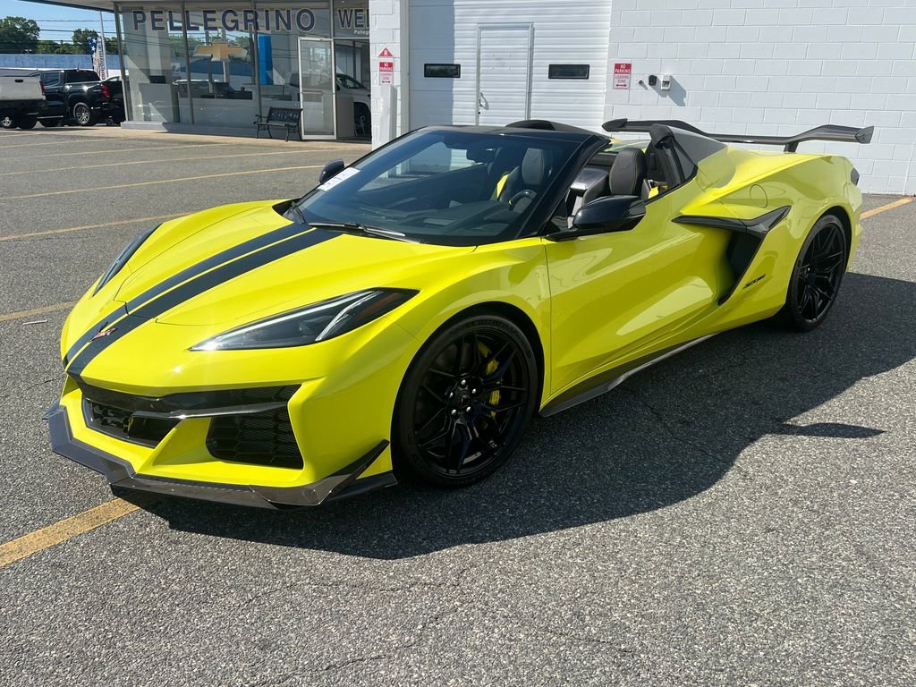 Used 2023 Accelerate Yellow Metallic Chevrolet 3LZ image 15