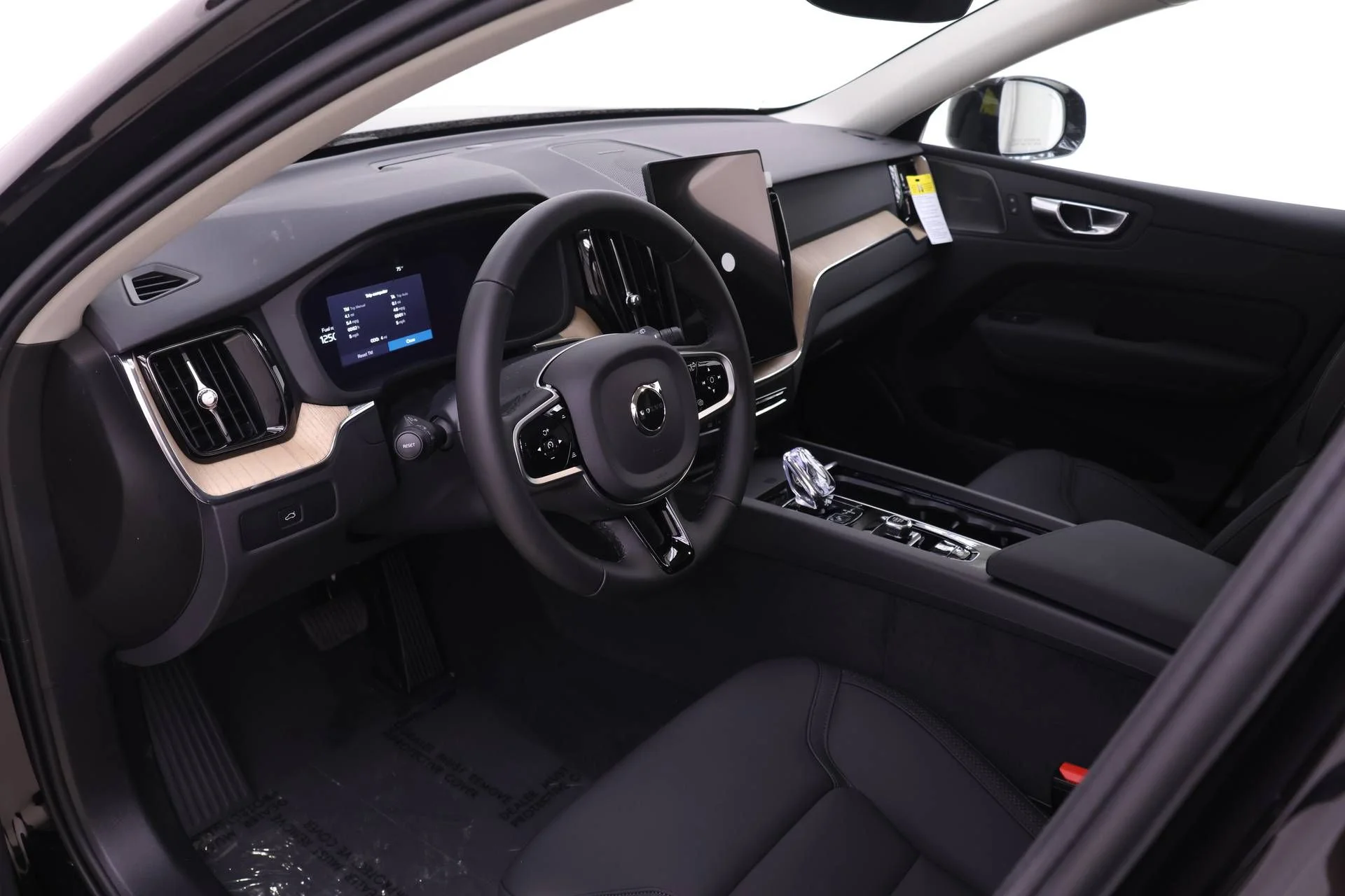 New 2026 Onyx Black Volvo Plus image 6
