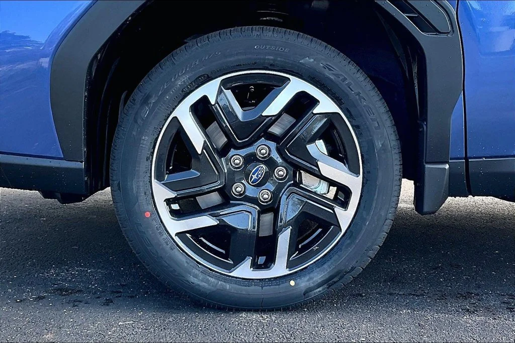 New 2026 DAYBREAK BLUE PEARL Subaru Limited Hybrid image 12