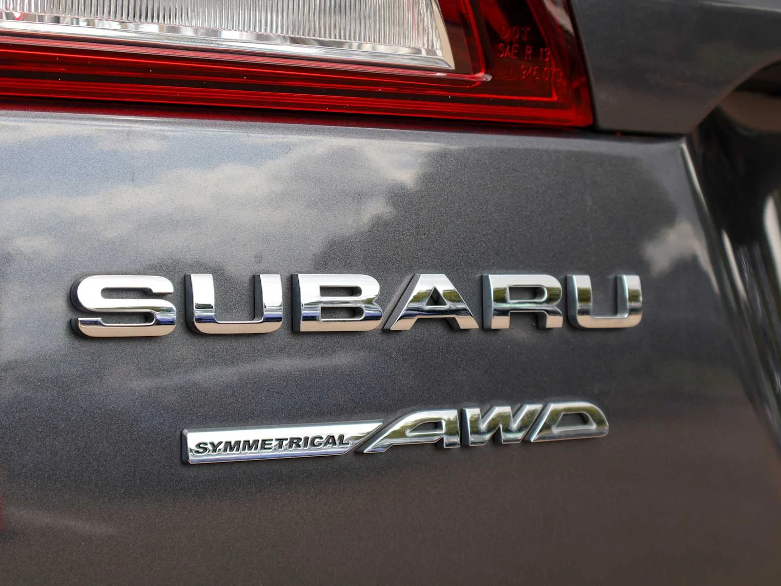 Used 2019 Magnetite Gray Metallic Subaru Limited image 11