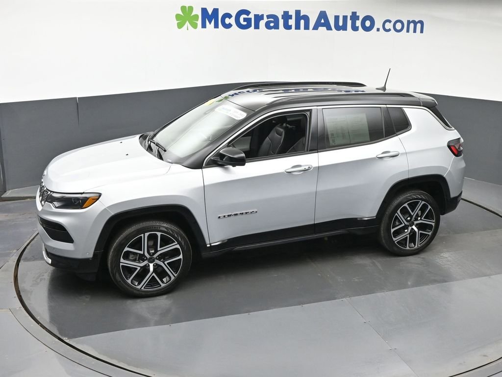 Used 2025 Silver Jeep Limited image 22