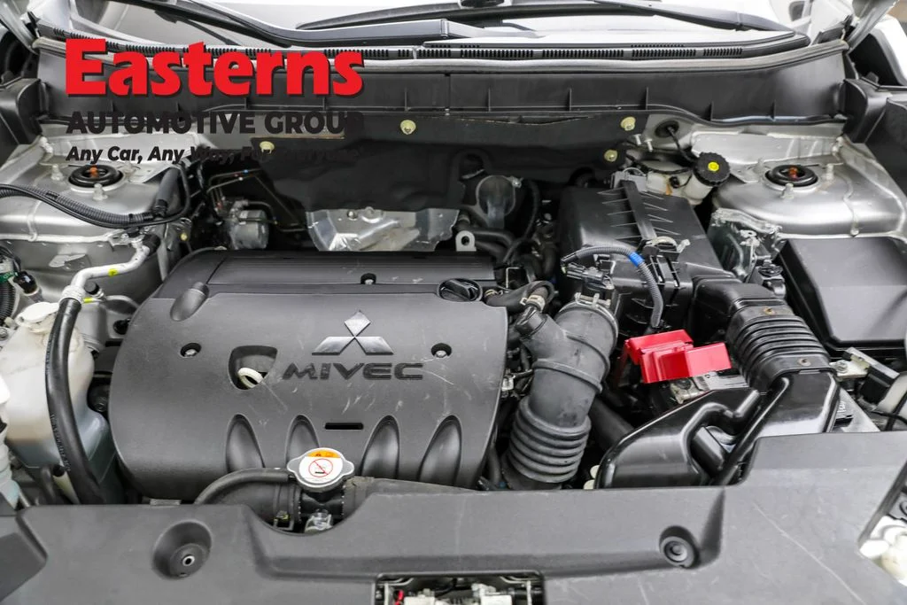 Used 2023 Silver Mitsubishi 2.0 ES image 7