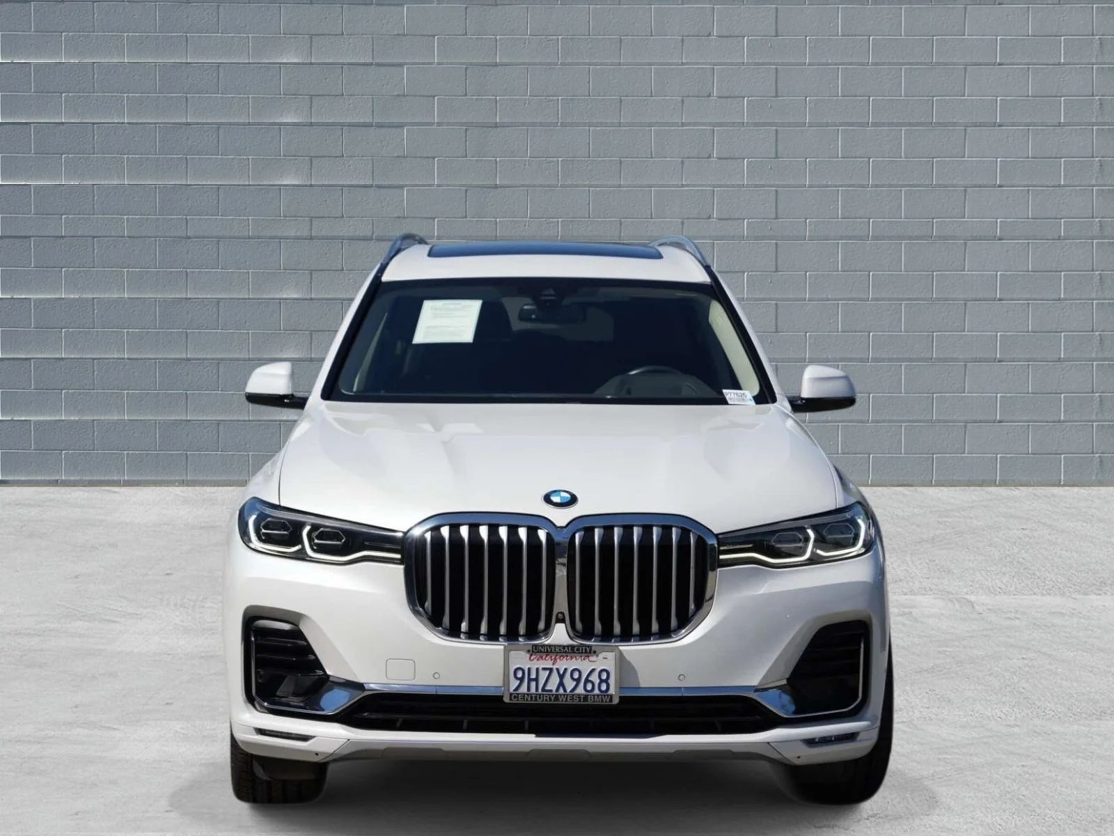 Used 2022 Mineral White Metallic BMW xDrive40i Sports Activity Vehicle image 2