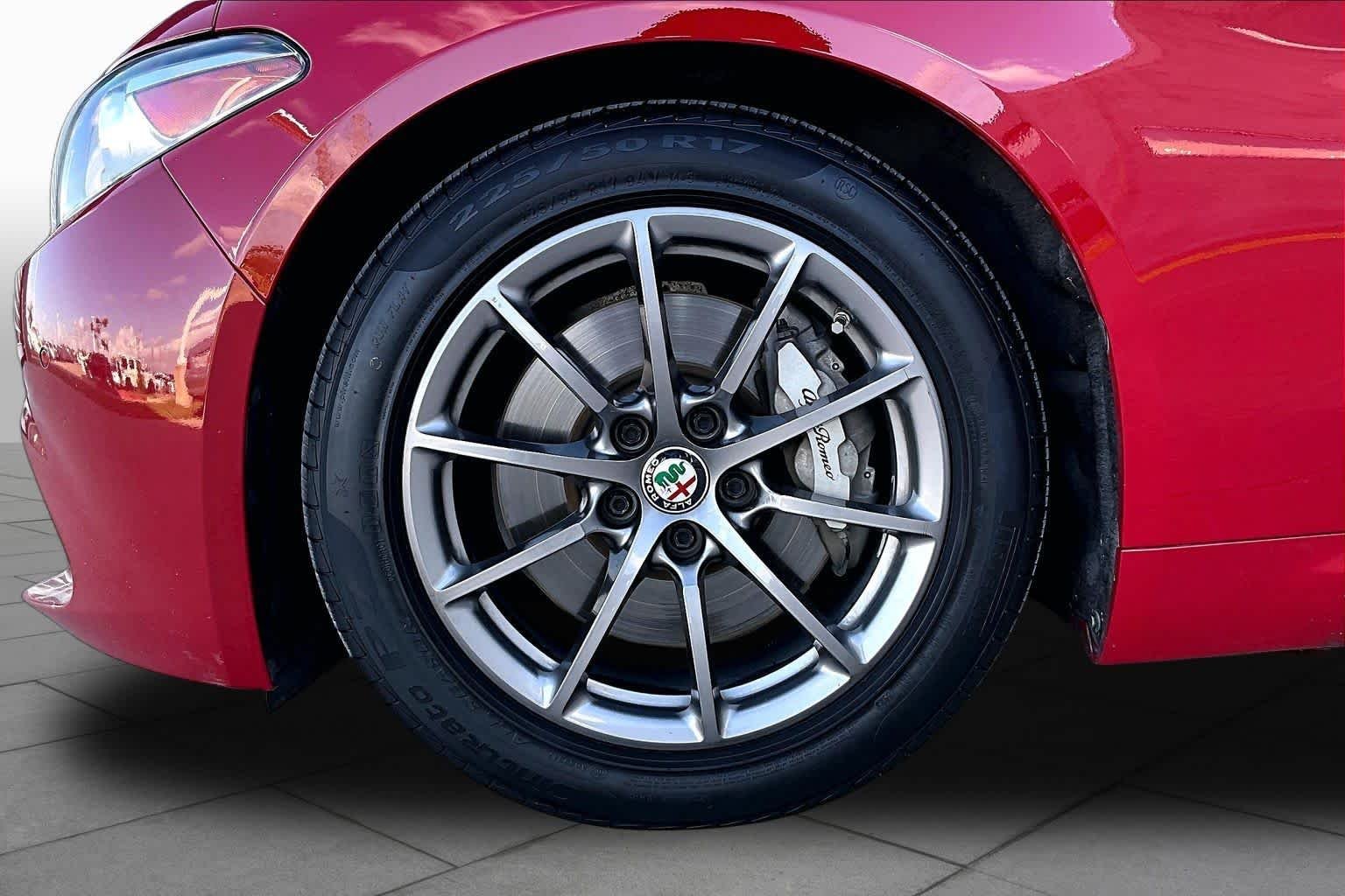 Used 2020 Alfa Rosso Alfa Romeo  image 11