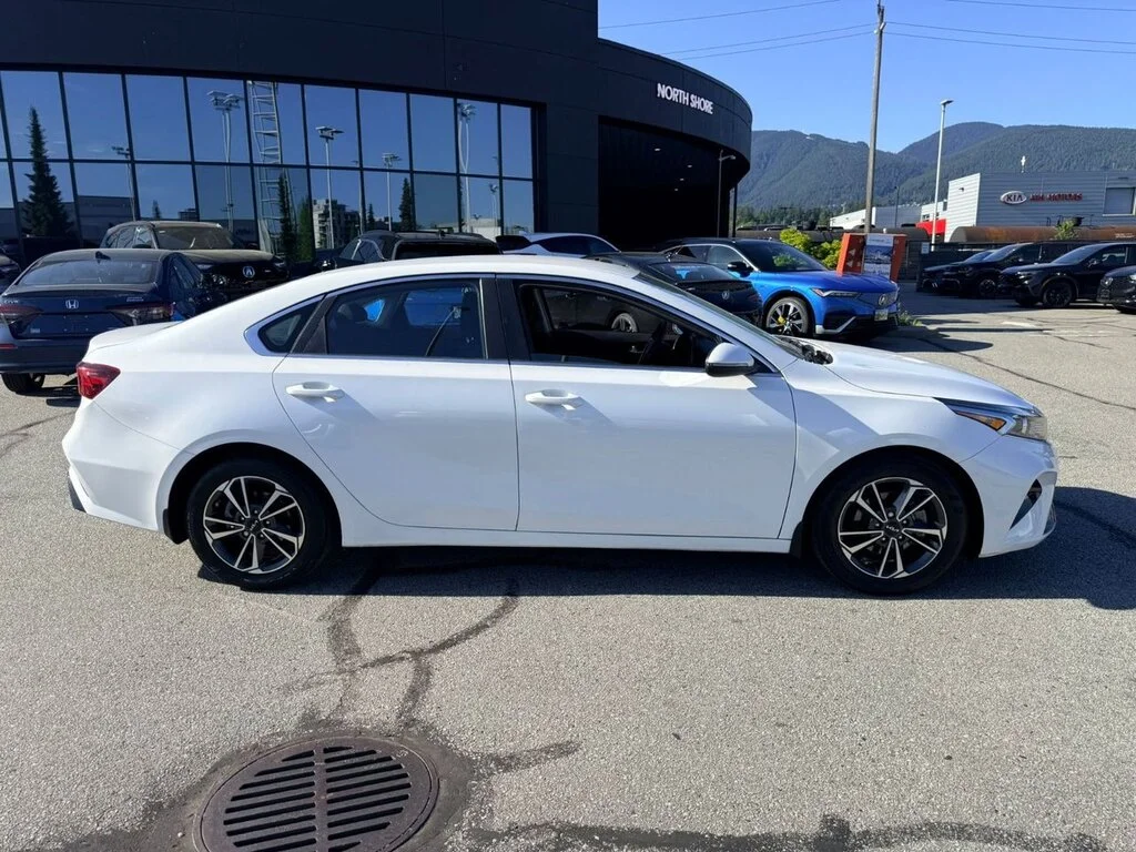 Used 2023 Snow White Pearl Kia Sedan EX IVT Dilawri Certified   One Owner   Local image 4