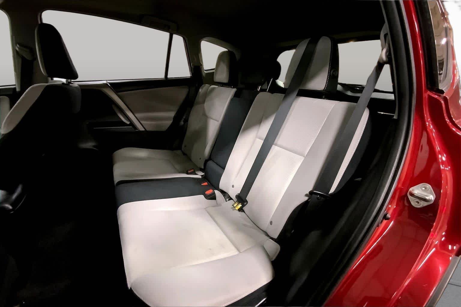 Used 2016 Barcelona Red Metallic Toyota XLE image 21