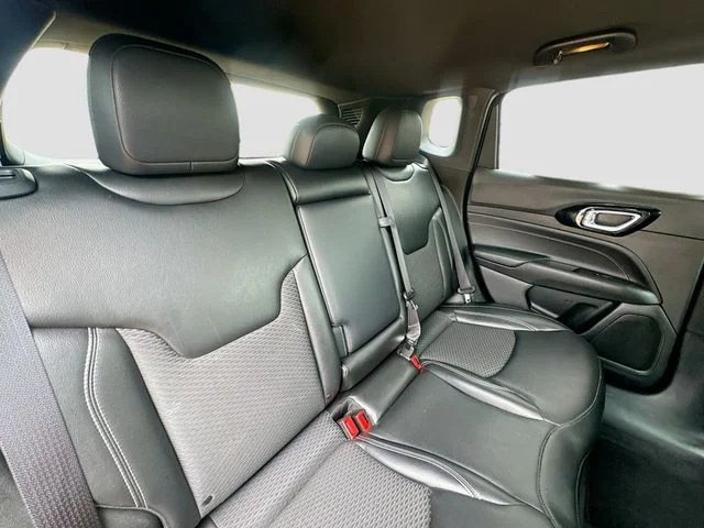 Used 2023 Gray Jeep Altitude image 30