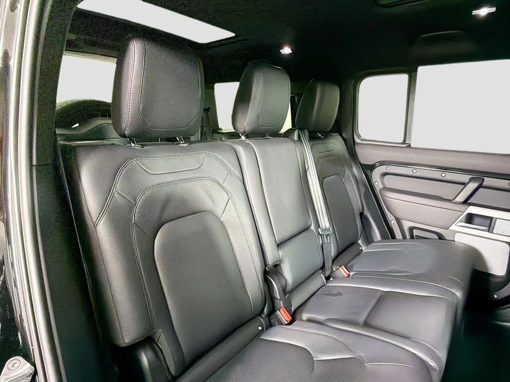 Used 2024 Black Land Rover S image 29