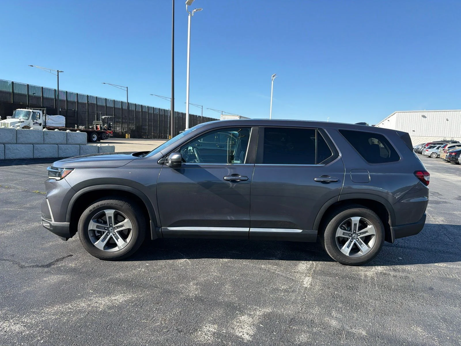 Used 2024 Gray Honda EX-L image 3