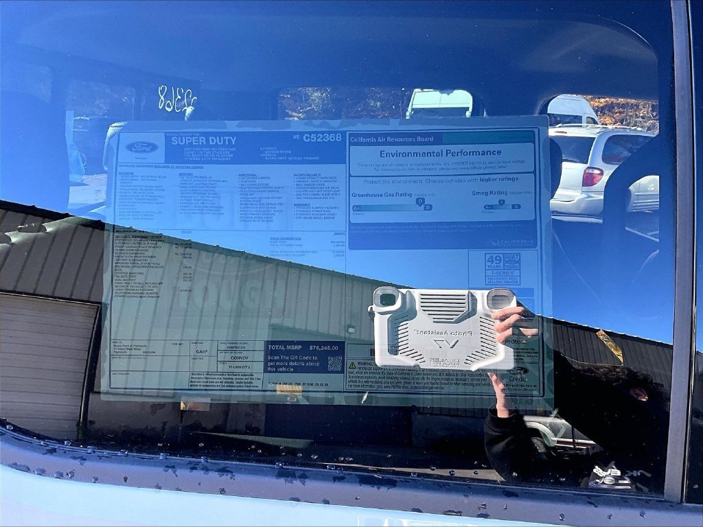 New 2027 Oxford White Ford Lariat image 15