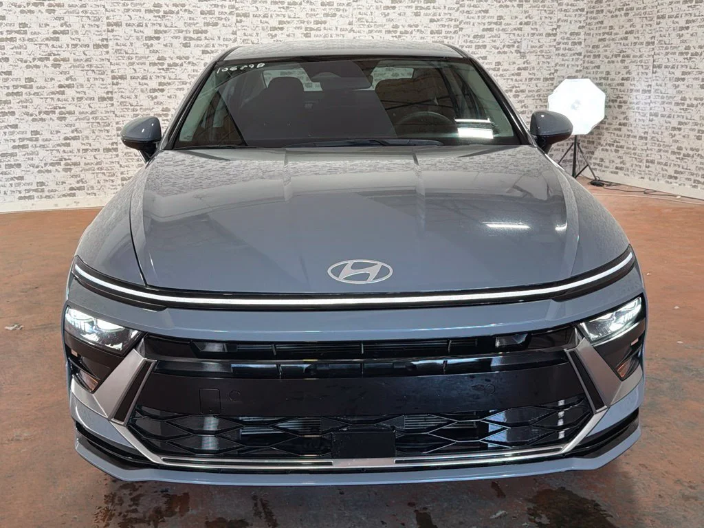 Used 2024 Transmission Blue Hyundai SEL image 2