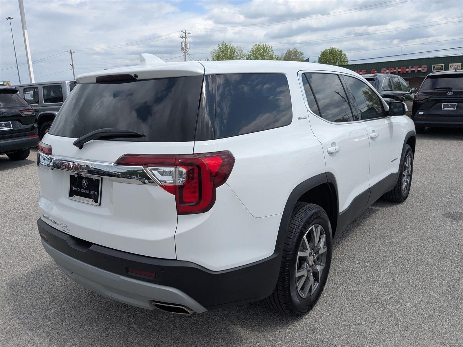Used 2023 Summit White GMC SLE image 5