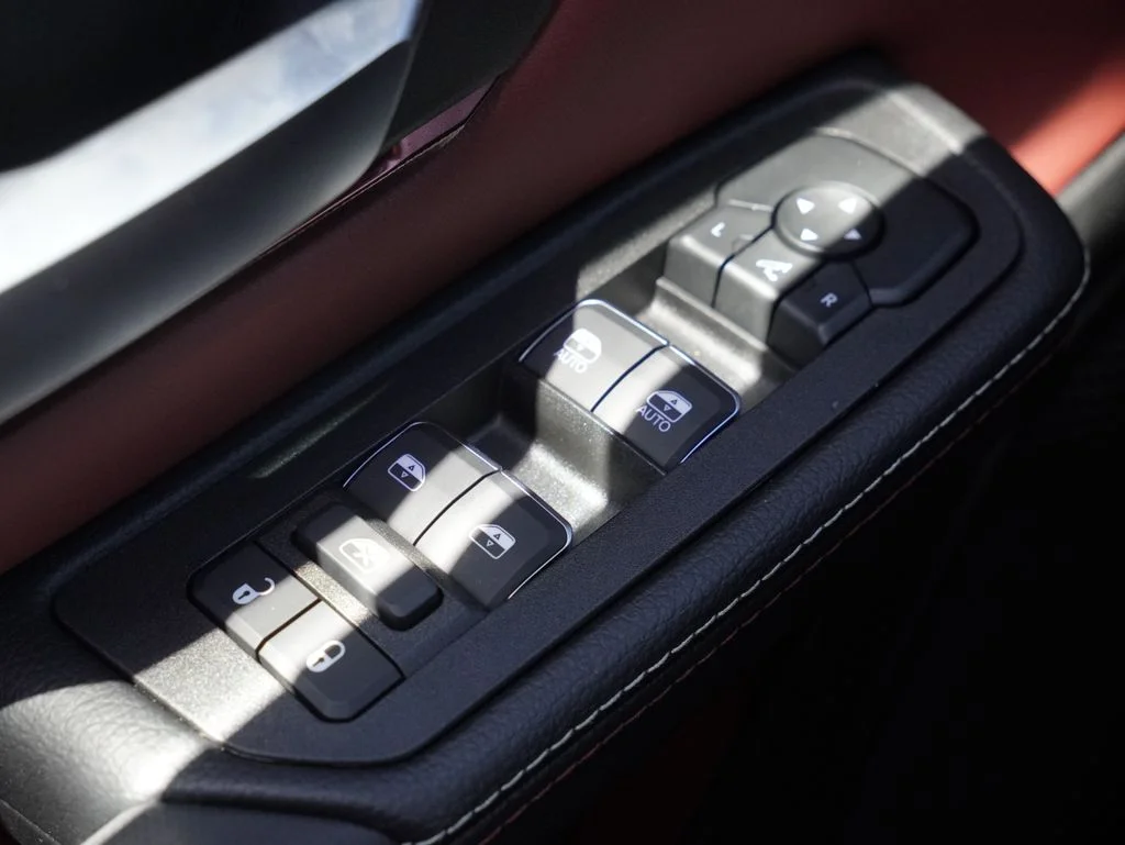 2026 RAM 1500 Rebel - Photo 13