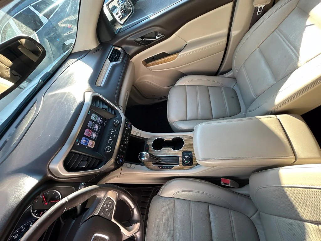 Used 2017 White GMC Denali image 14