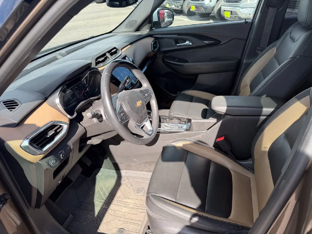 Used 2021 ZEUS BRONZE METALLIC Chevrolet ACTIV image 3