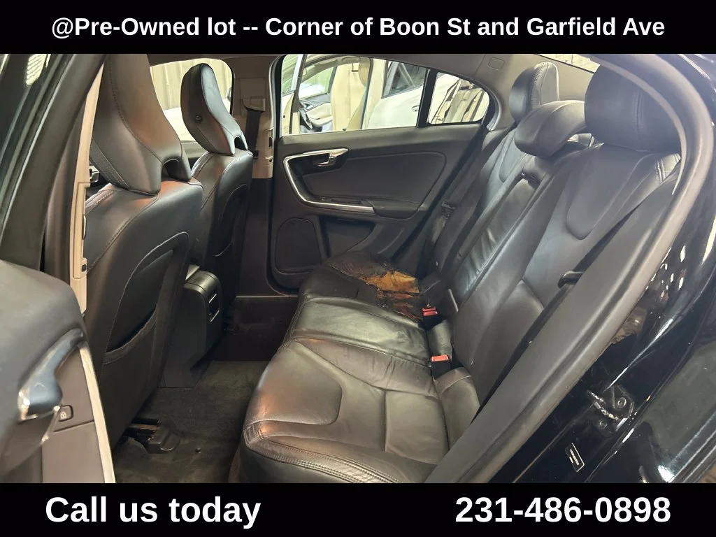 Used 2013  Volvo T5 image 22