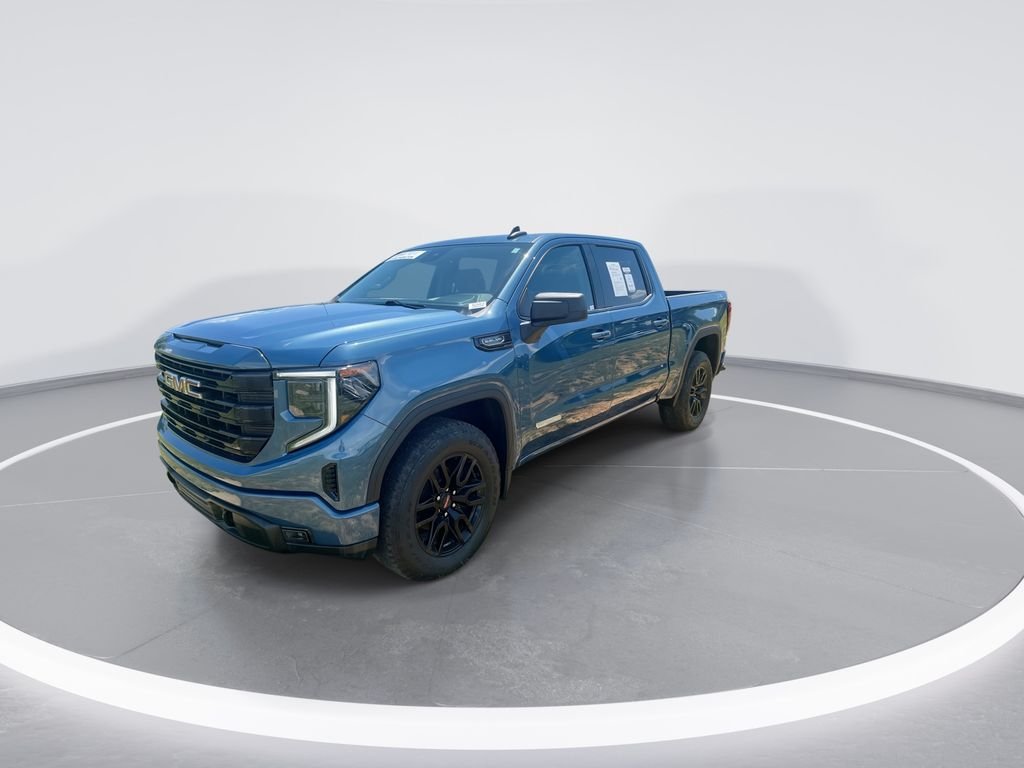 Used 2024 Blue GMC Elevation image 4