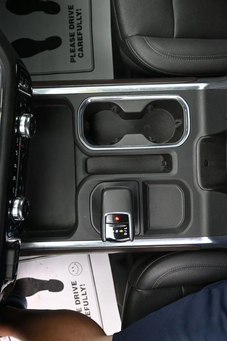 Used 2023 SILVER                    GMC  image 36