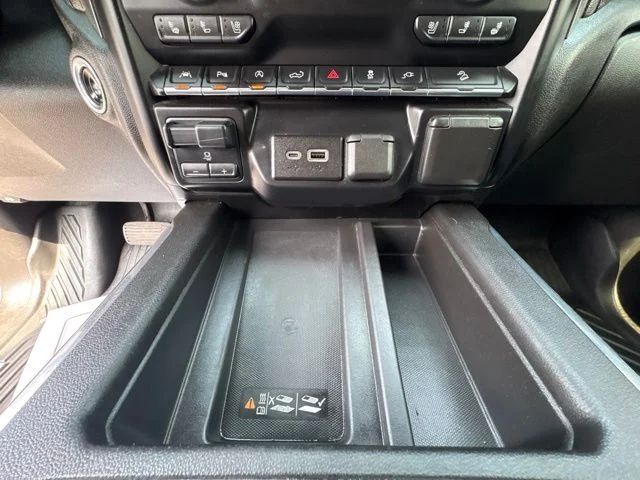 Used 2021 White Chevrolet LTZ image 21